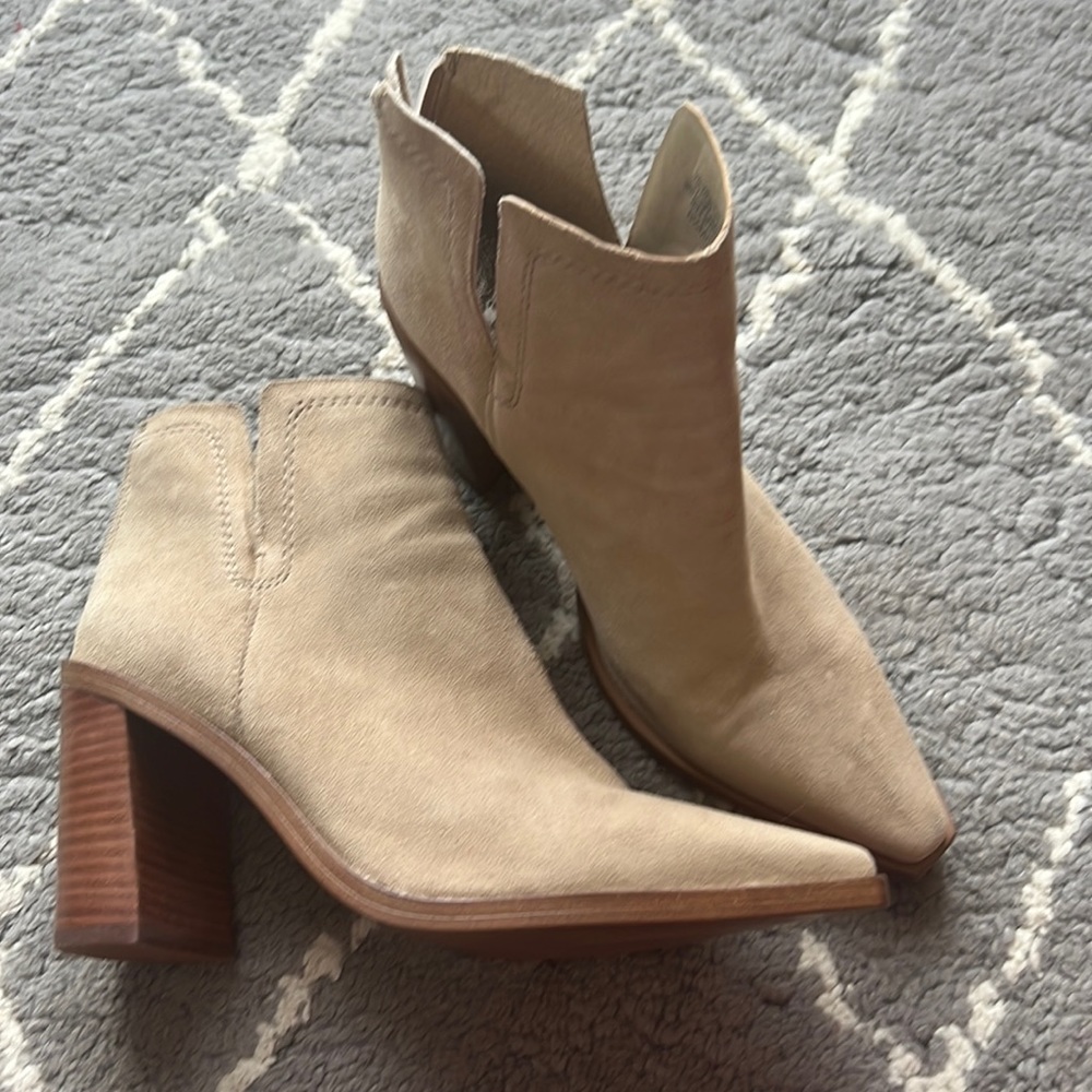 Vince Camuto Welland Bootie 8.5
